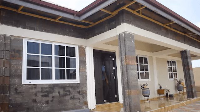 [Video] Take a look at Ghana’s first Plastic House