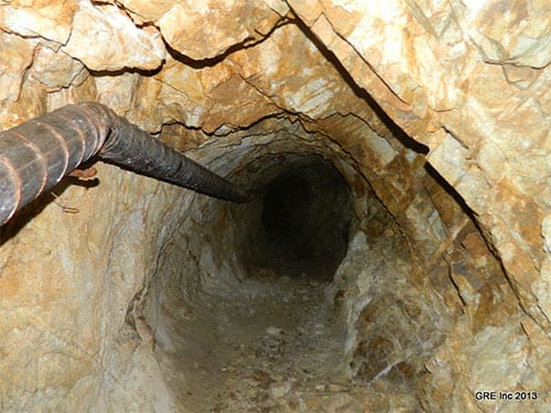 E/R: Three die after mine caves in near cemetery