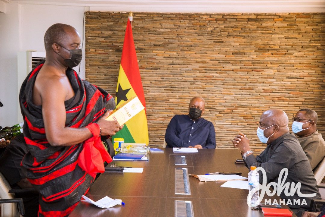 Mahama pays tribute to late Agortime Kpetoe Paramount Chief