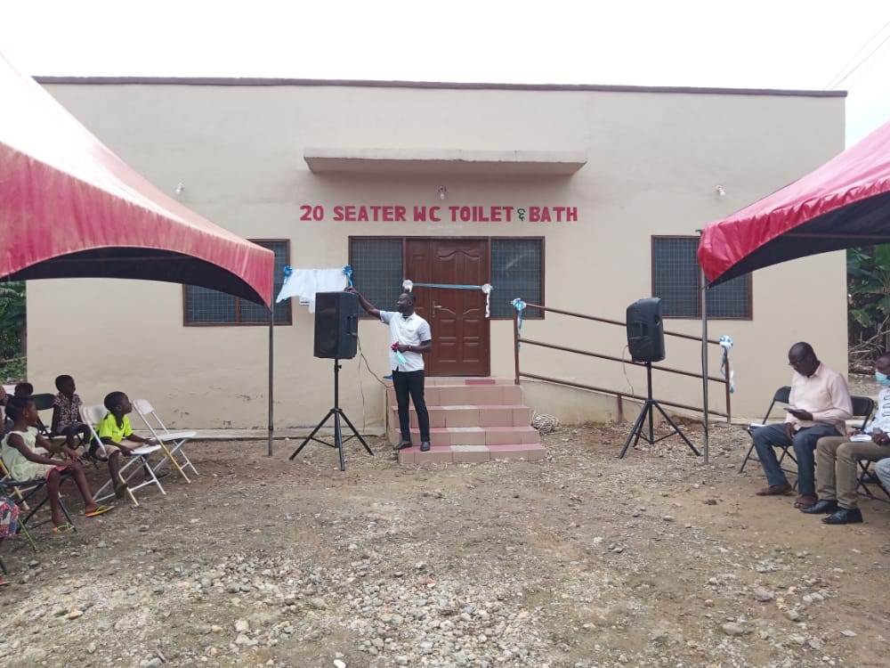 Maintain hardworking Akrofuom DCE – Chief to Akufo-Addo after commissioning of toilet facilities
