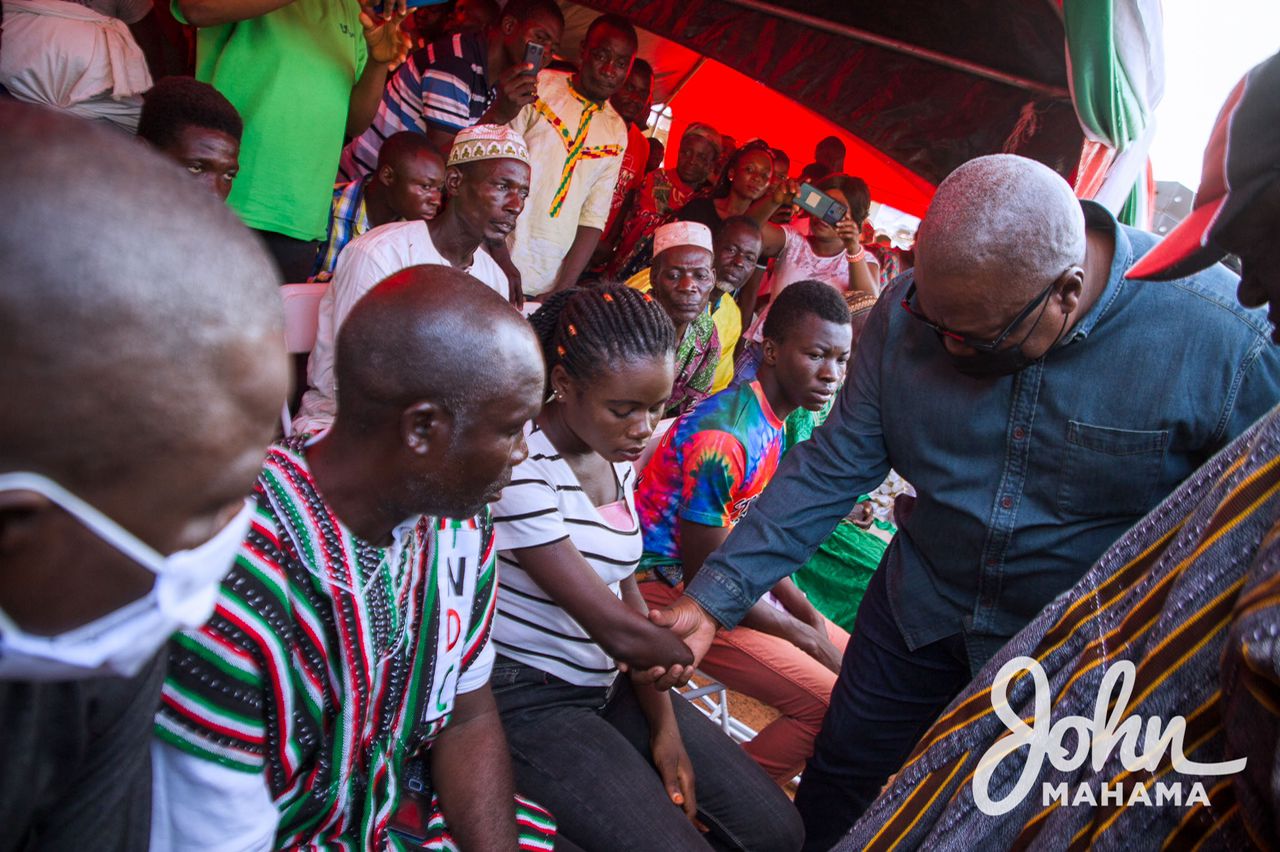 Mahama mourns Offinso-Aboffour accident victims