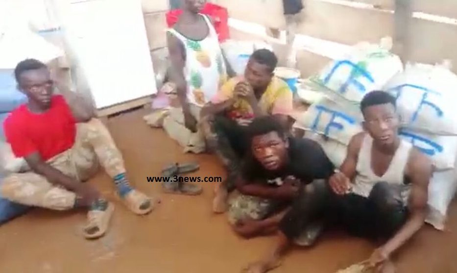 W/R: Six teenagers arrested for attempting to sell 'stolen' taxi