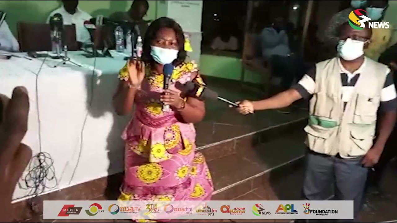 [Video] C/R Minister goes on knees for Cape Coast mayor nominee to be confirmed