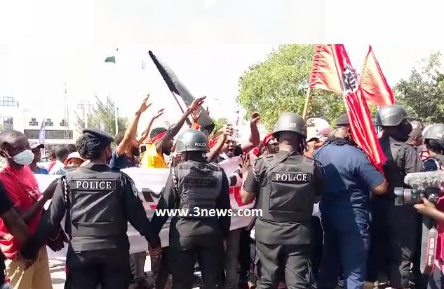 #FixTheCountry protesters clash with police