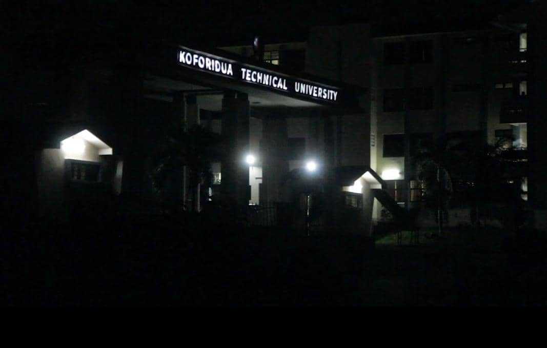 Non-functioning streetlights expose KTU students to danger