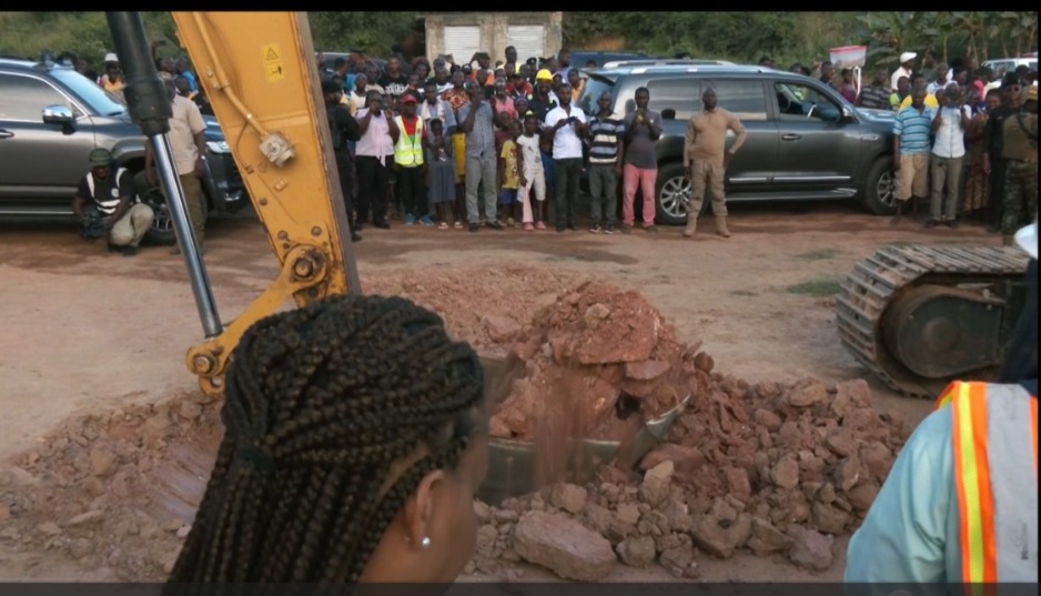 Mahama breaks ground for construction of Cape Coast-Takoradi dual carriage road